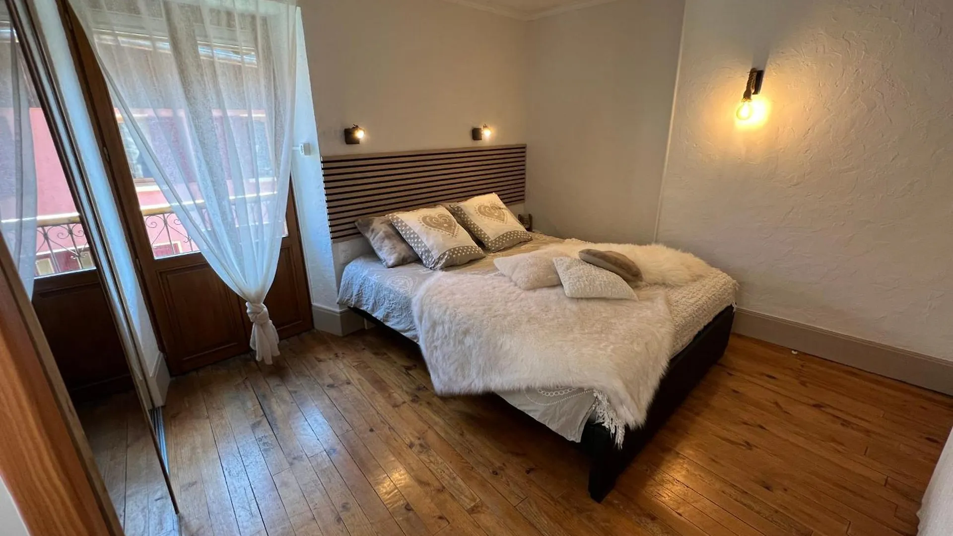 La Dorbluche Duplex Apartment 10-11 Person Longefoy