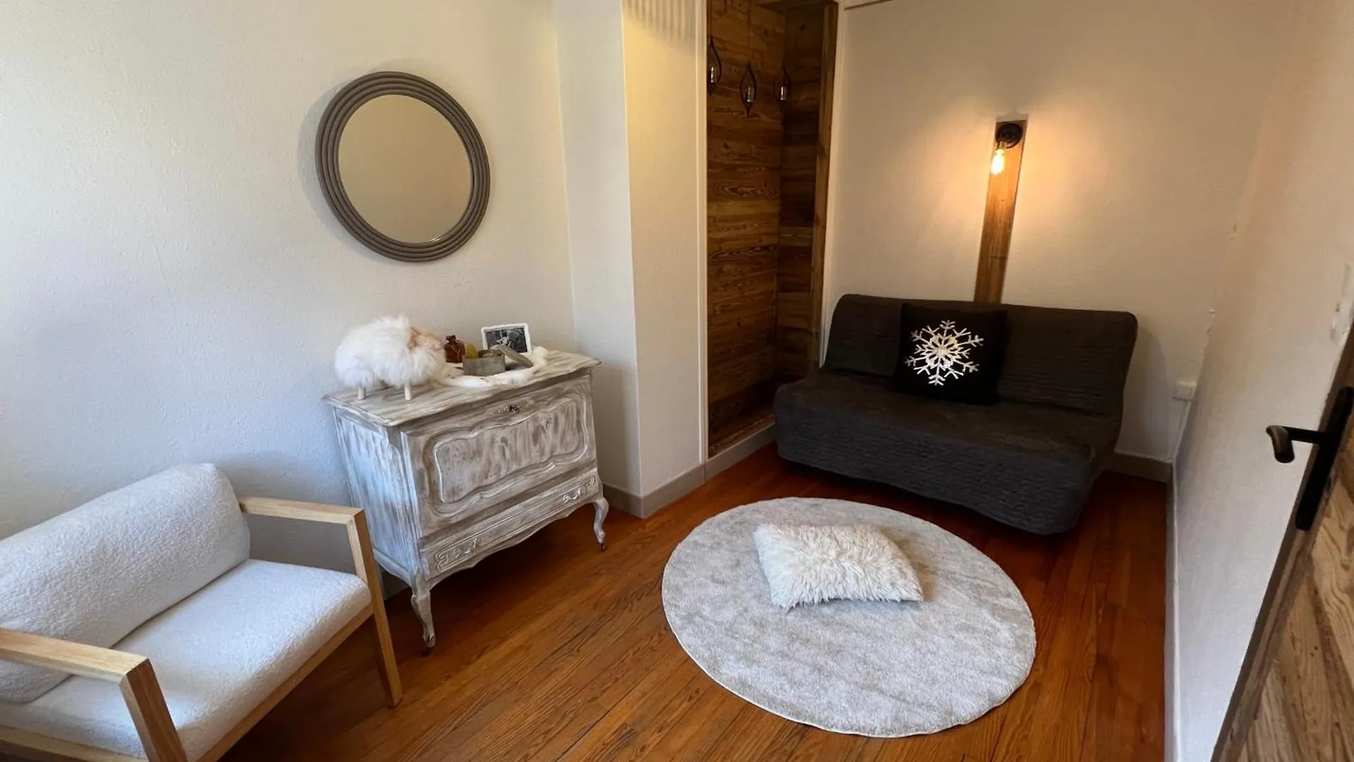 La Dorbluche Duplex Apartment 10-11 Person Longefoy
